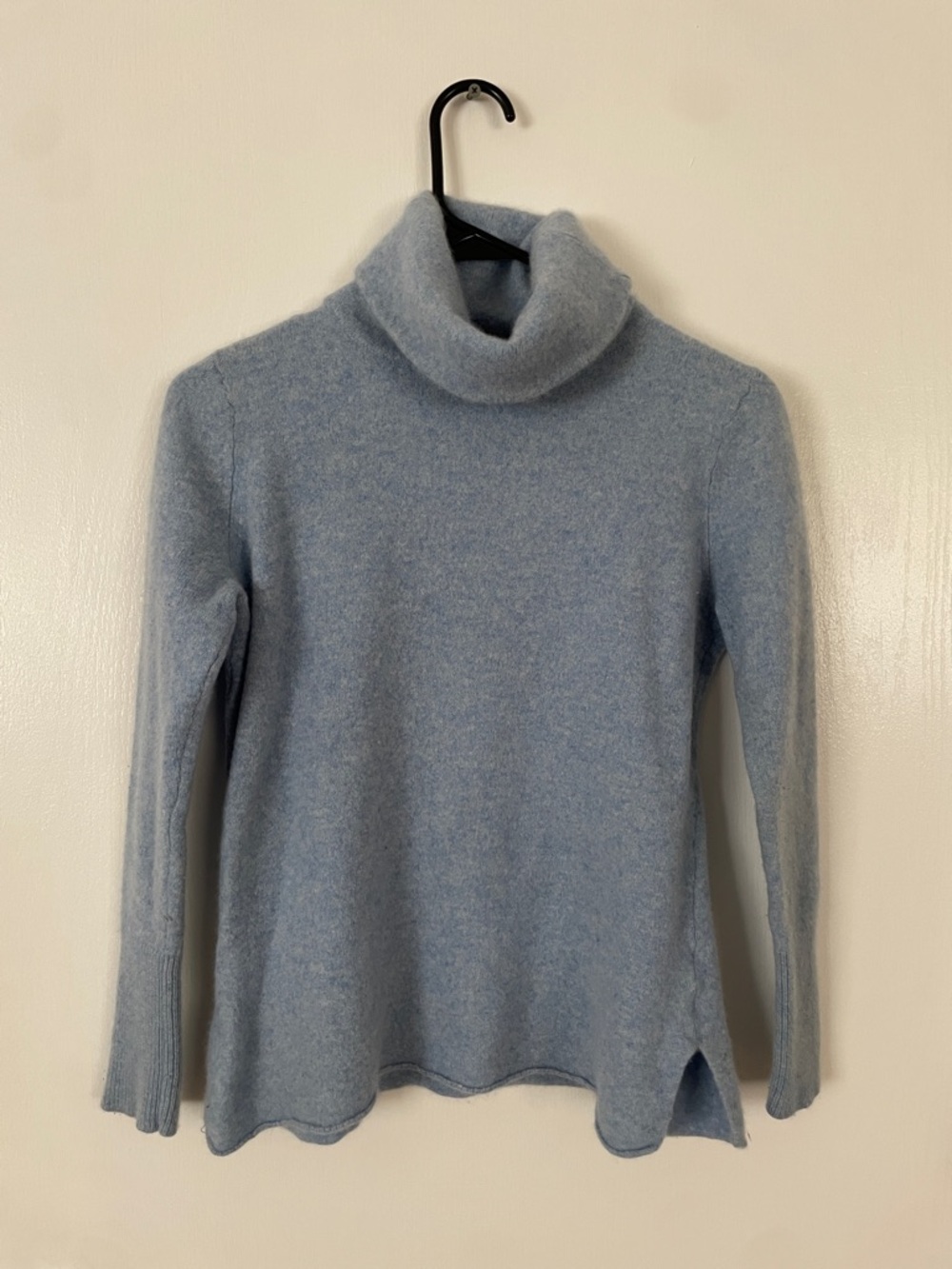 Athleta 100% Cashmere Turtleneck Sweater